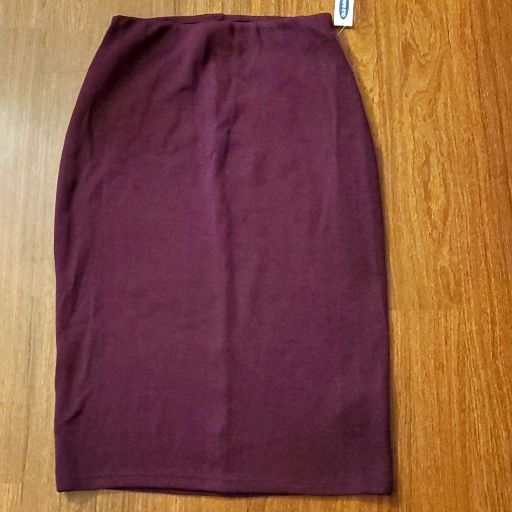 NWT Old Navy Burgundy Knitted Petite Pencil Cut Skirt - Size Small Petite